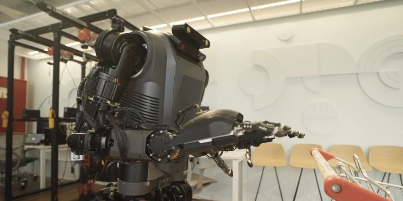 Robotic Arms and Collaborative Robots